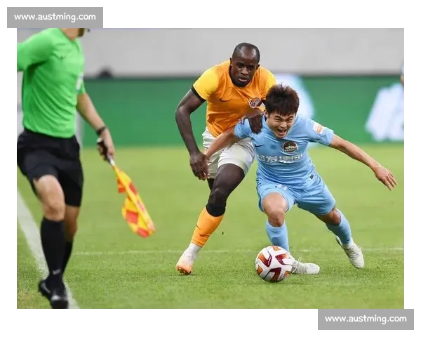 缝八针仍头球破门！黄紫昌带伤血战成铁汉